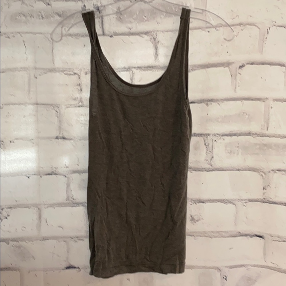 Gray tank top